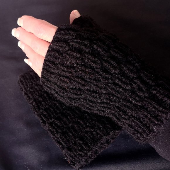 Black Knit Fingerless Texting Gloves Mittens Glovelets Product of Canada - Picture 7 of 7